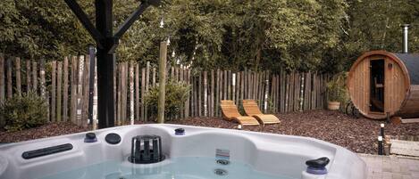 Bain à remous extérieur