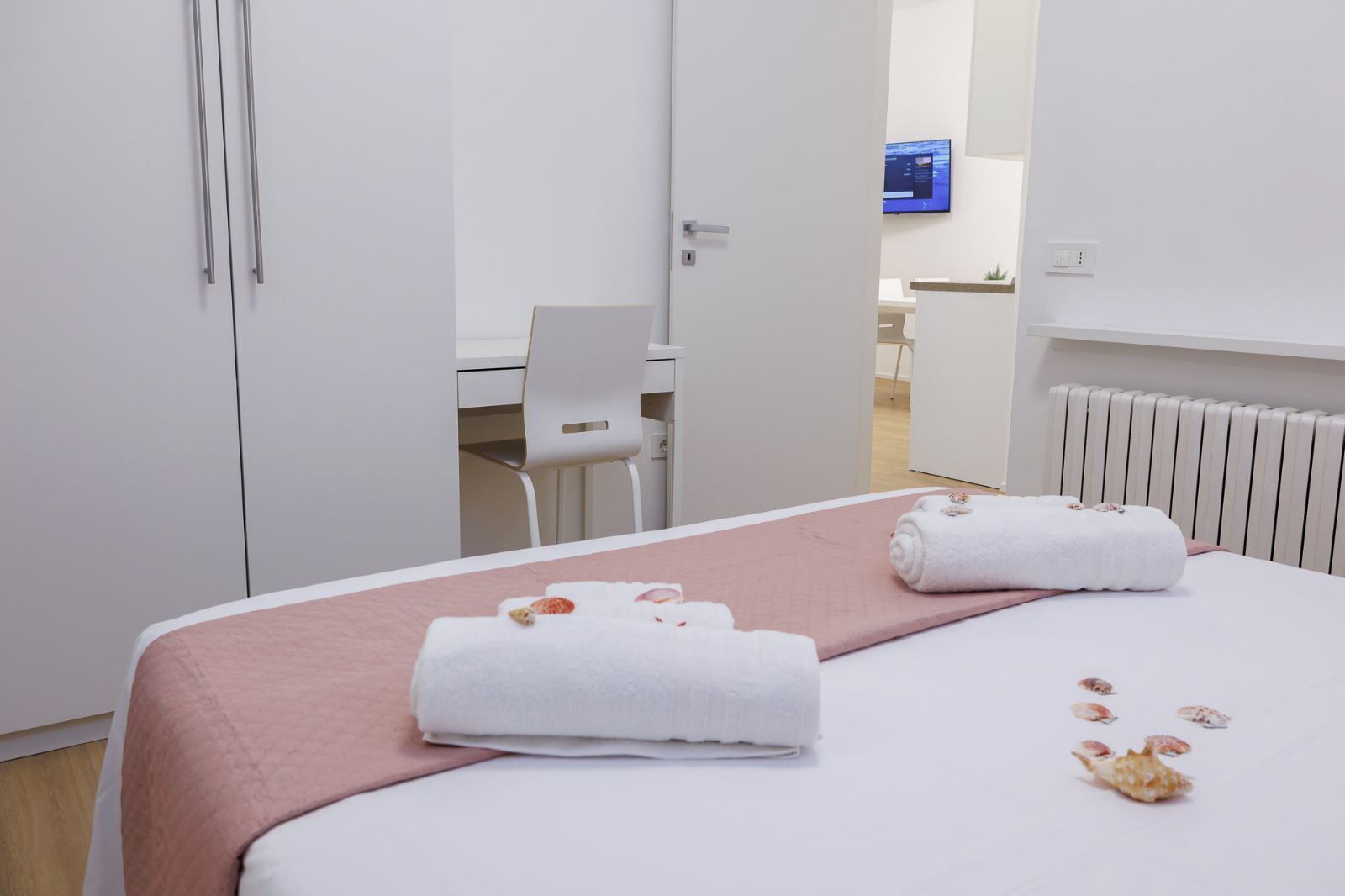 2 Schlafzimmer, Schreibtisch, Bügeleisen/Bügelbrett, kostenloses WLAN