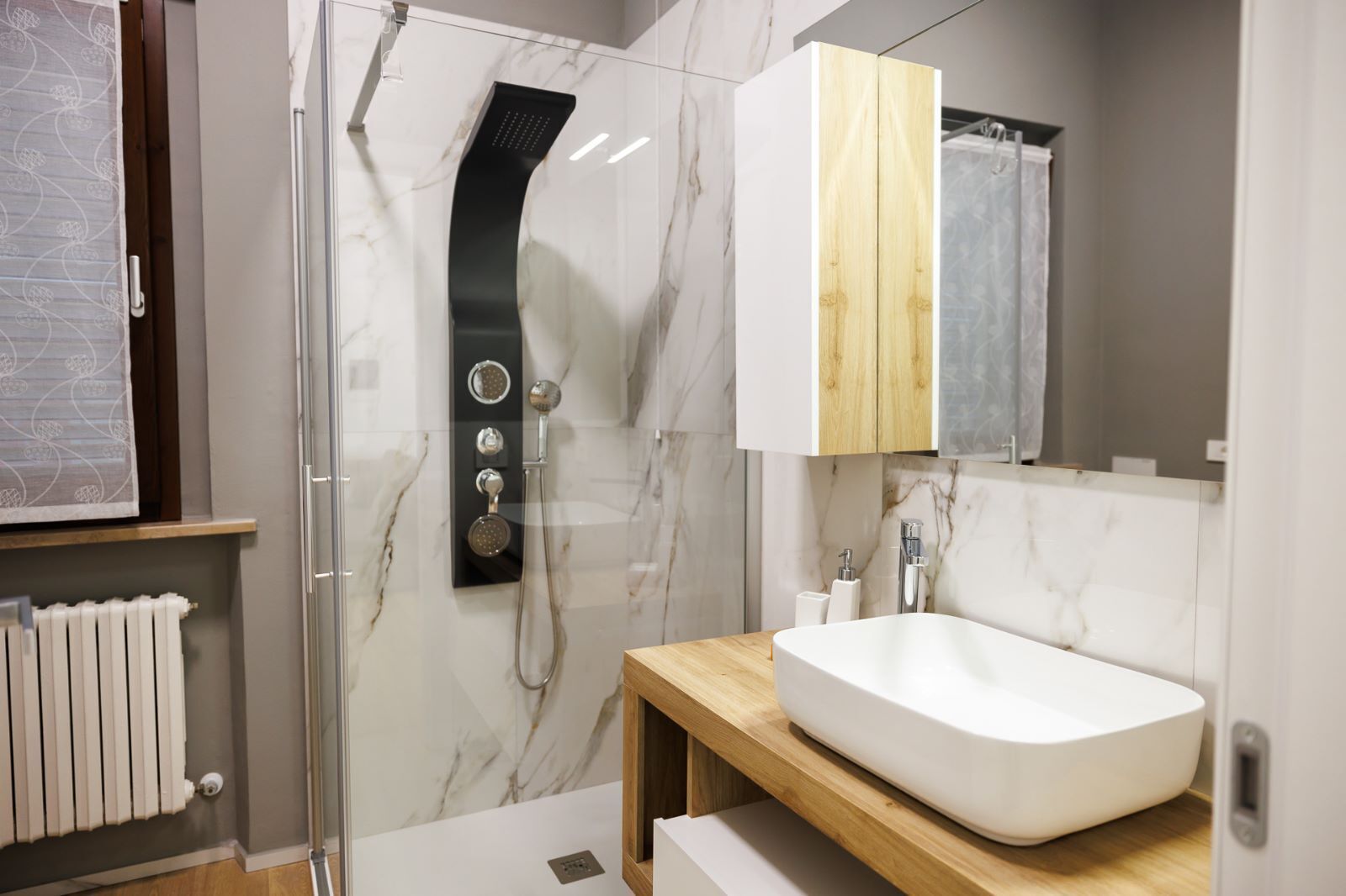 Doccia, asciugacapelli, bidet, asciugamani
