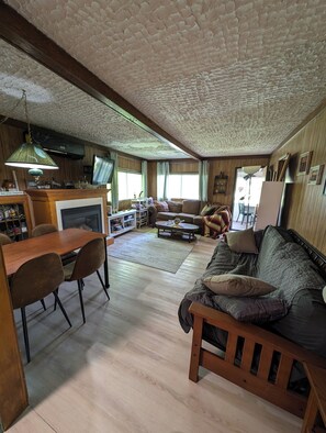 Smart TV, fireplace, video games, DVD player