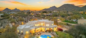 NEW Spacious 6-bedroom 5.5 Bath house in Scottsdale!