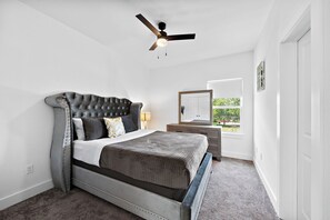 3 bedrooms, desk, iron/ironing board, WiFi