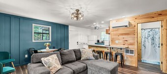 Cozy 2-bedroom cabin in charming Wellington with Hot tub