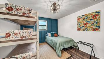 2 habitaciones, tabla de planchar con plancha, cuna de viaje y wifi