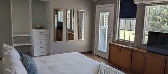 Cozy B- condo in charming Corpus Christi with WiFi, AC near Laguna Madre