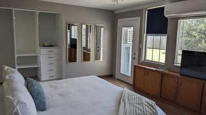 Cozy B- condo in charming Corpus Christi with WiFi, AC near Laguna Madre