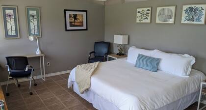 Cozy B- condo in charming Corpus Christi with WiFi, AC near Laguna Madre