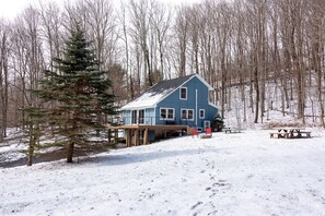 Exterior - Cozy 4-Bedroom Modern Mountaintop Retreat in Jewett (Jewett)
