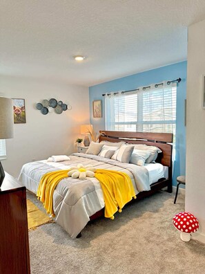 5 bedrooms, iron/ironing board, WiFi, bed sheets