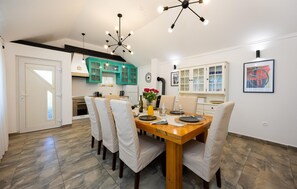 Dining - Amazing home in Lucane (Lucane)