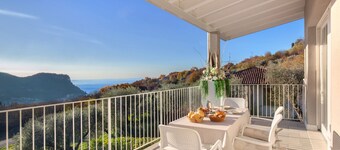 White Apartment with Terrace and Lake View