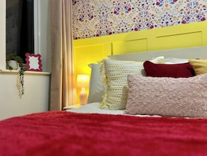 3 habitaciones, tabla de planchar con plancha, wifi y ropa de cama 