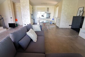 TV - VILLA GARDA RELAX POOL (Solarolo)