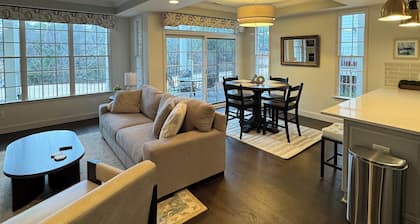 New Listing!! #9 Golf-Front 2Bedroom Condo!!