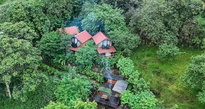 Discover cozy cabin with jacuzzi near La Fortuna at only 25 minutes drive