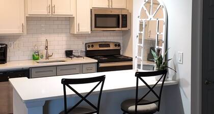 Cozy studio apartment in charming Huntsville with WiFi, & fitness room