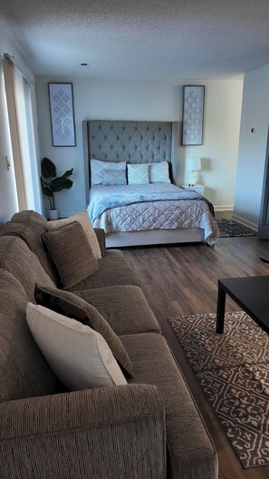 1 habitación, tabla de planchar con plancha, wifi y ropa de cama 