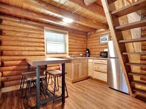 Dining - Gateway Cabin Retreat | King Bed + Loft for 4 (Pigeon Forge)