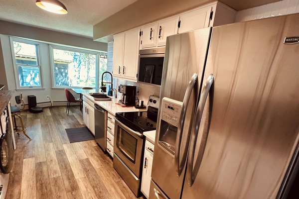 Mikrobølgeovn, ovn, kogeplade, opvaskemaskine