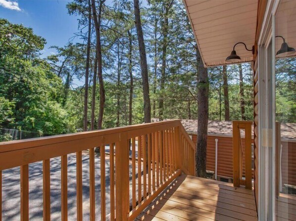 Property grounds - Quiet Cottage Retreat w/ King Bed Sleeps 2 (Pigeon Forge)