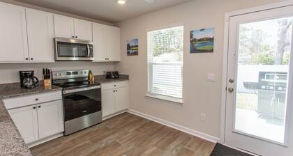 Charming 3-bedroom cottage with WiFi, AC in lovely Ocean Isle Beach