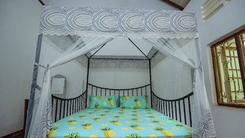 Deluxe-Doppelzimmer, Gartenblick | Schreibtisch, laptopgeeigneter Arbeitsplatz