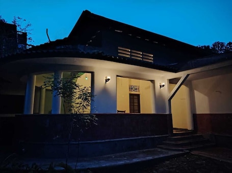 Fachada de la propiedad