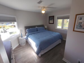 3 bedrooms, iron/ironing board, free WiFi, bed sheets - Sea Level BSL 3BR 3BA Waterfront (Shoreline Park)