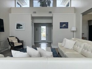 Smart TV - Sea Level BSL 3BR 3BA Waterfront (Shoreline Park)