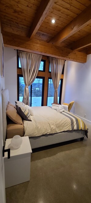 3 dormitorios, tabla de planchar con plancha, wifi gratis y ropa de cama