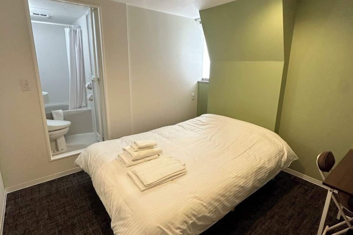 Double Room, Non Smoking (With Bathroom and Toilet)