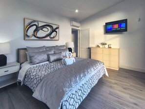 3 bedrooms, in-room safe, iron/ironing board, free WiFi