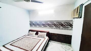 Espacio para trabajar con laptop y wifi gratis