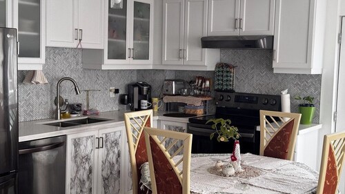 Bright & fully furnished 1-Bedroom Condo - Short Term