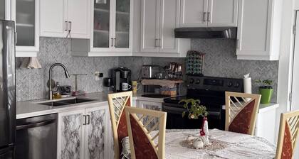 Bright & fully furnished 1-Bedroom Condo - Short Term