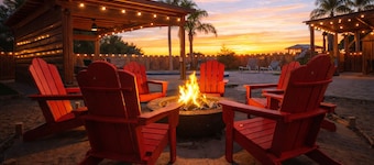 Casa Aaron, Large Pool, Game Room, Spacious Backyard with Palm Trees, 3 Bedrooms