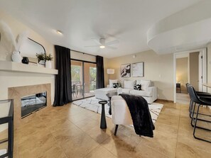 Smart TV, fireplace, video library, stereo