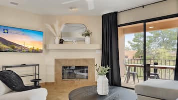 Smart-TV, Kamin, Videothek, Stereoanlage