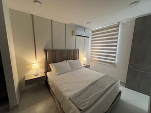 3 quartos, ferros/tábuas de passar roupa, Wi-Fi, roupa de cama