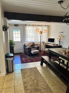 Interior - Charming 3-bedroom house Walkable to Masters LESS THAN 0.25 miles (Augusta)