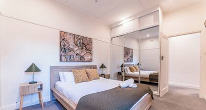 3BR Glen Iris Gem – Sleeps 7, Near Train & Freeway with WiFi and AC