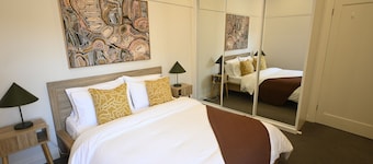 3BR Glen Iris Gem – Sleeps 7, Near Train & Freeway with WiFi and AC