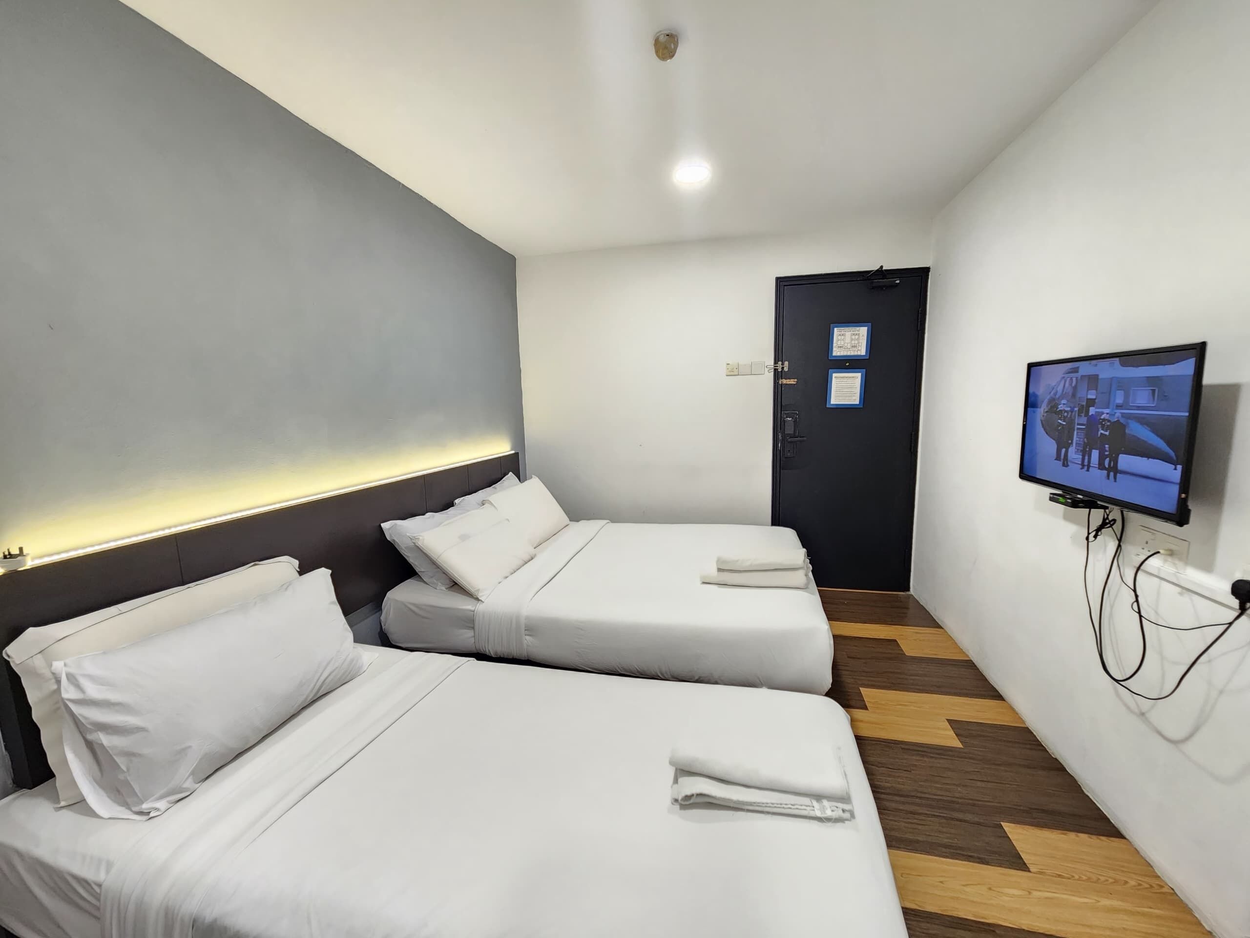 Standard Triple Room | Desk, free WiFi