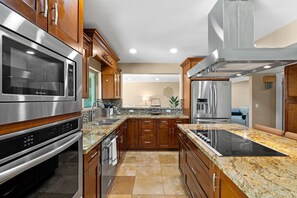 Fridge, microwave, oven, stovetop - Mountain & City Views . Foothills . Heated Pool • Spa • Putt Putt • Sleeps 24 (Tucson)
