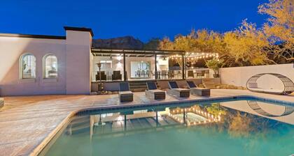 Mountain & City Views . Foothills . Heated Pool • Spa • Putt Putt • Sleeps 24