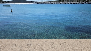 A marina with boats and a clear view of the water. - Apartment Miline by Interhome (Rogoznica)