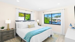 4 chambres, bureau, fer et planche à repasser, lit parapluie