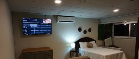 1 chambre, bureau, fer et planche à repasser, Wi-Fi