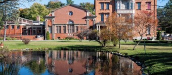 Belmont downtown rental. 2-bedroom home in Saratoga Springs, WiFi, AC, Parking.