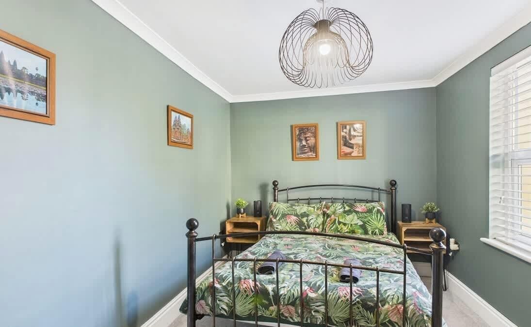 4 bedrooms, iron/ironing board, travel crib, free WiFi